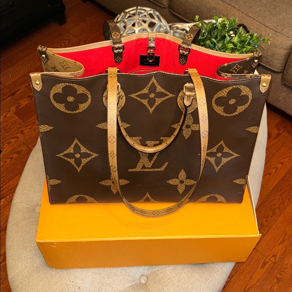 Louis Vuitton Onthego GM shoulder bag - Picture 3 of 16